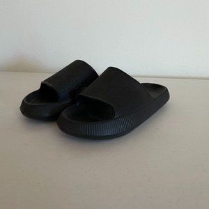 Cloud Slides for Women Pillow Slippers Non-Slip Shower Slides Cushioned